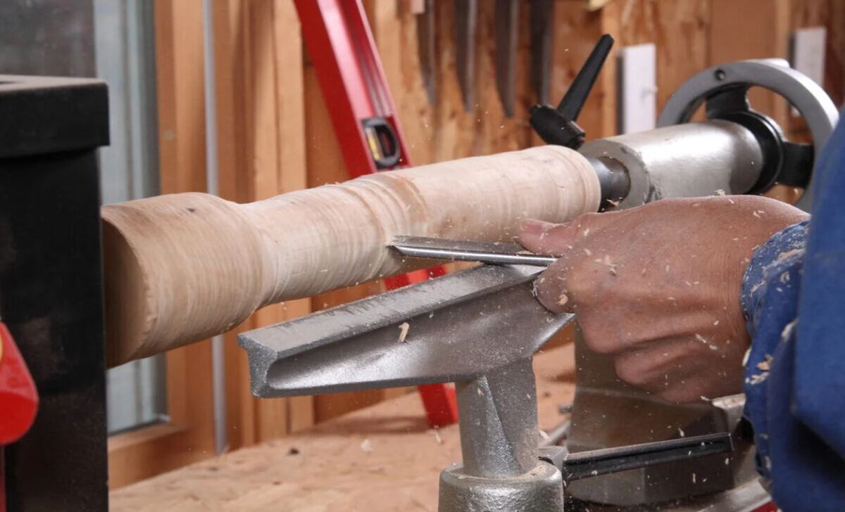 How To Use A Wood Lathe Machine